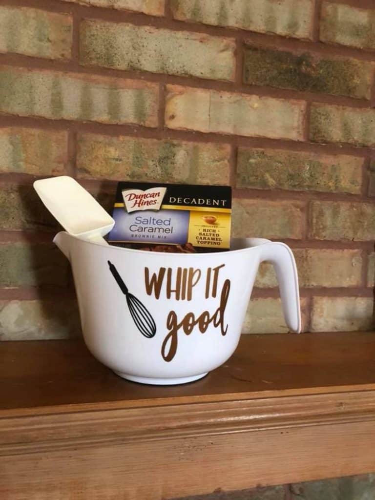 personalized gifts for bakers: personalized mixing bowl