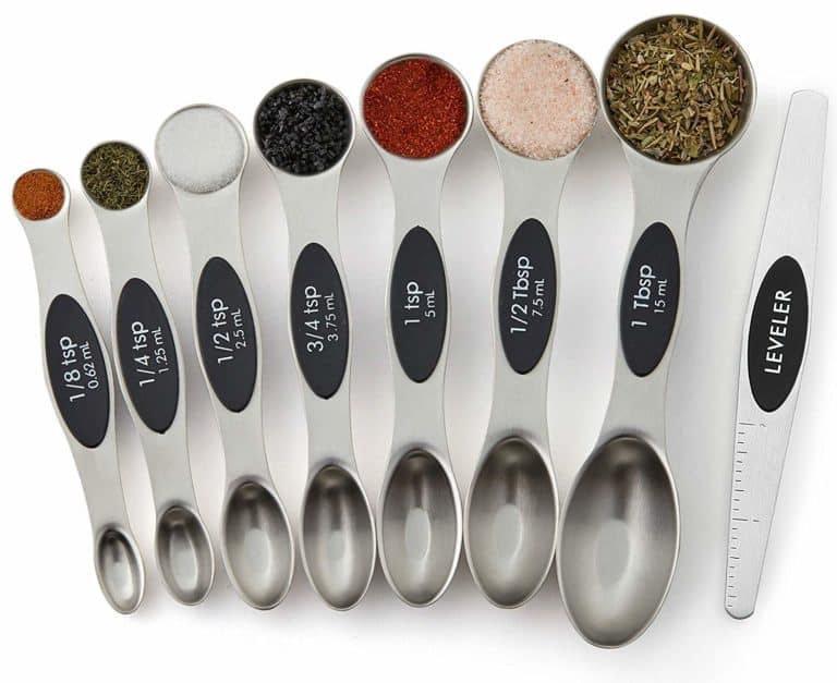 useful gifts for bakers: magnetic measuring spoons set