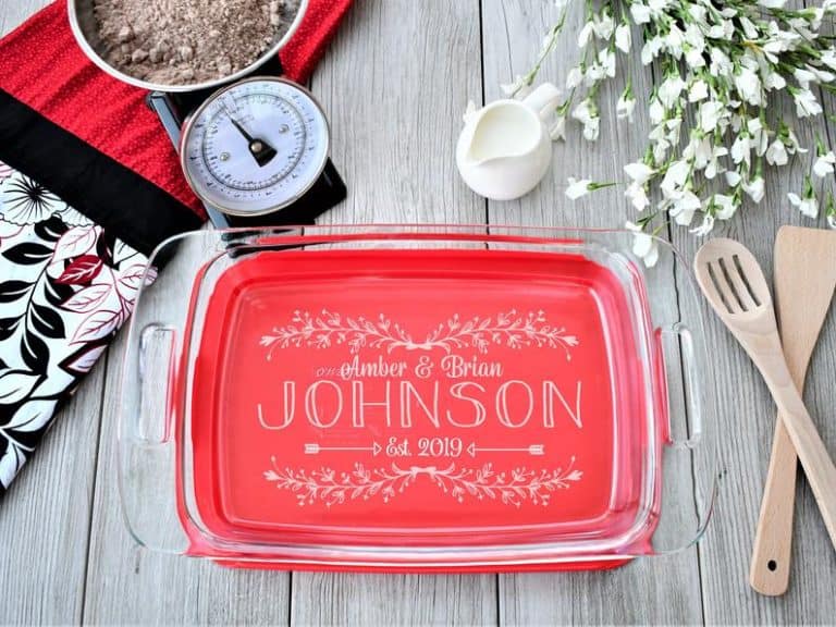 personalized baking gifts: personalized casserole dish
