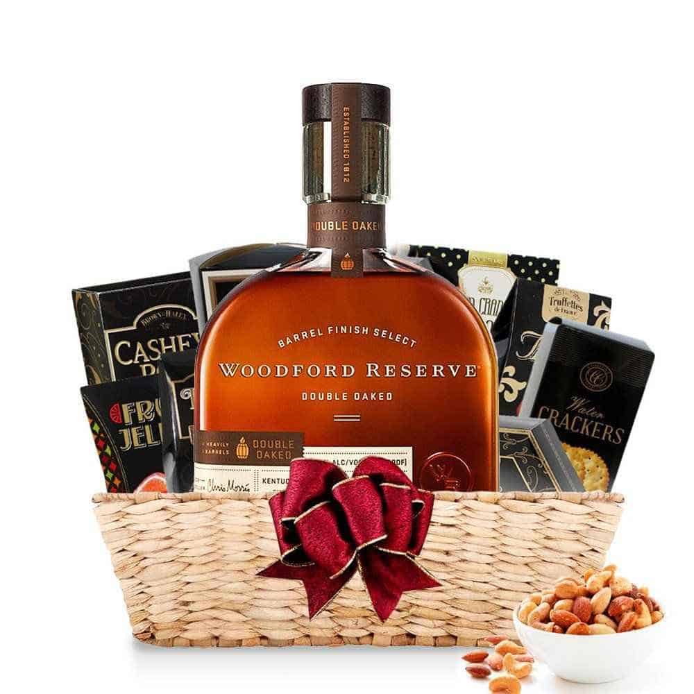 gifts for bourbon drinkers: bourbon whiskey gift basket