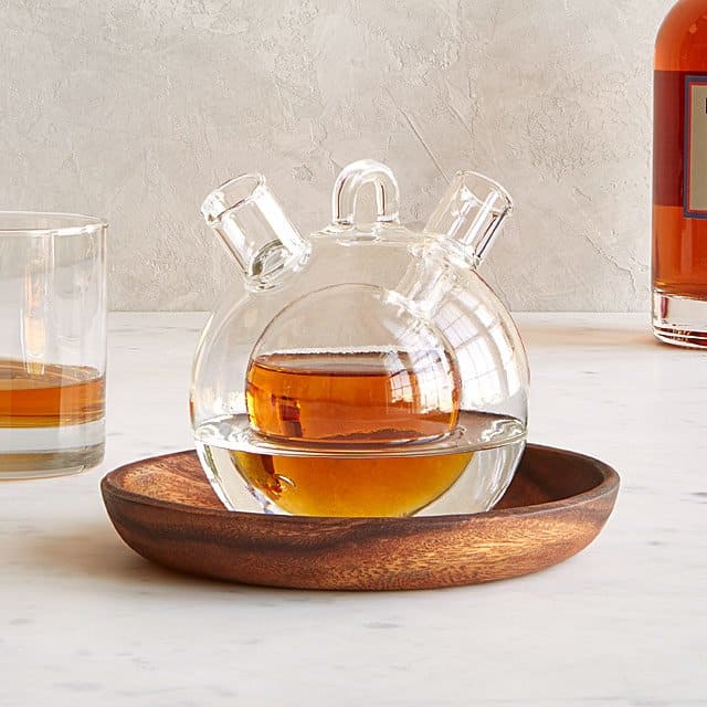gifts for whiskey lovers: Personal Whiskey & Water Decanter 