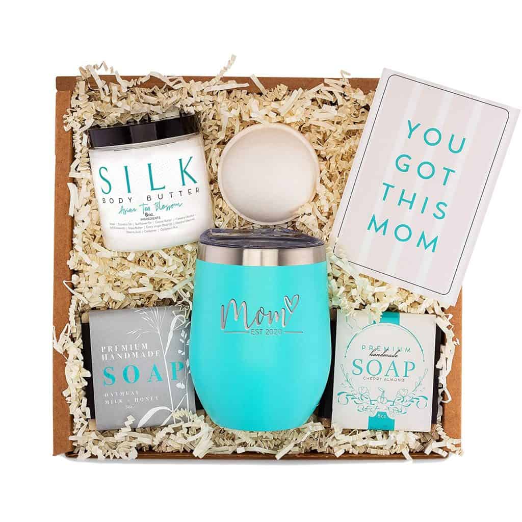baby shower gifts for mom to be: spa gift box