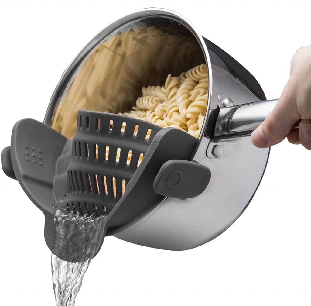 gifts for people who like to cook: snap n strain strainer