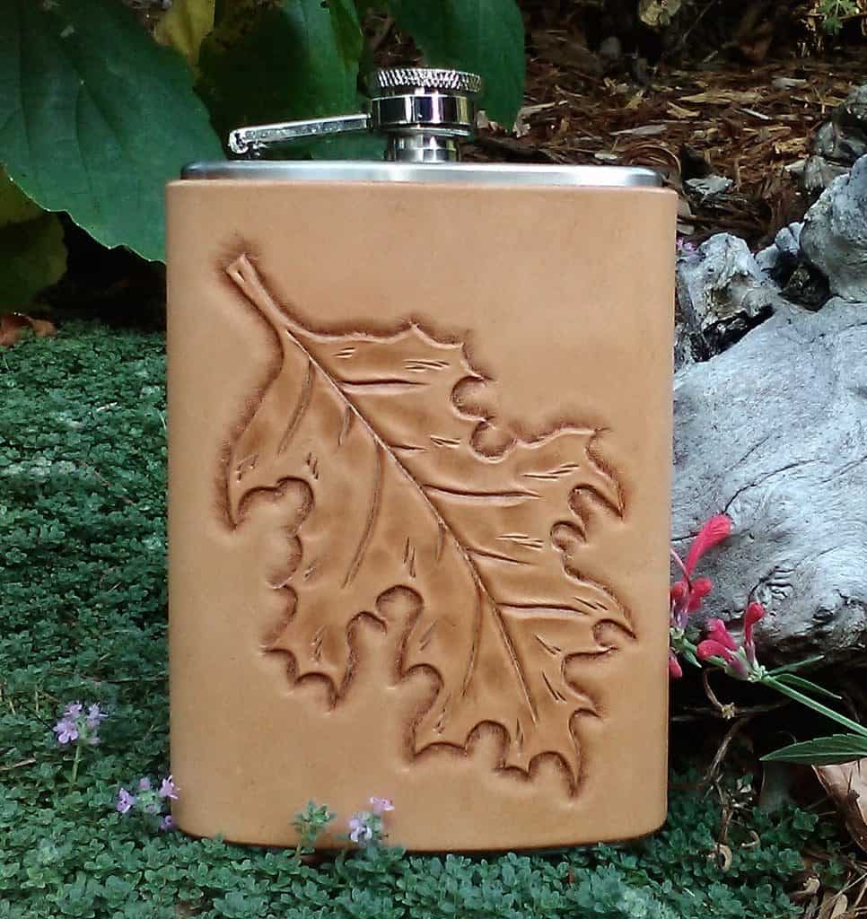 diy birthday gift for dad: No-Stitch Leather Flask Cover