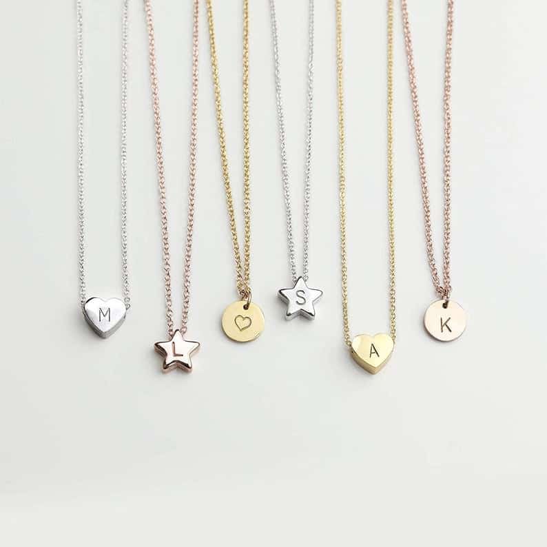 valentines gifts for girls: heart necklace