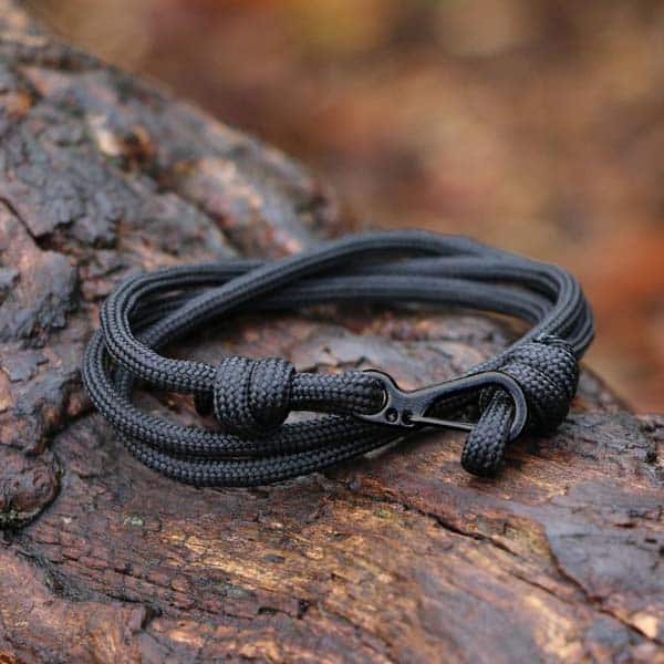 budget father's day gifts: Carabiner Paracord Bracelet