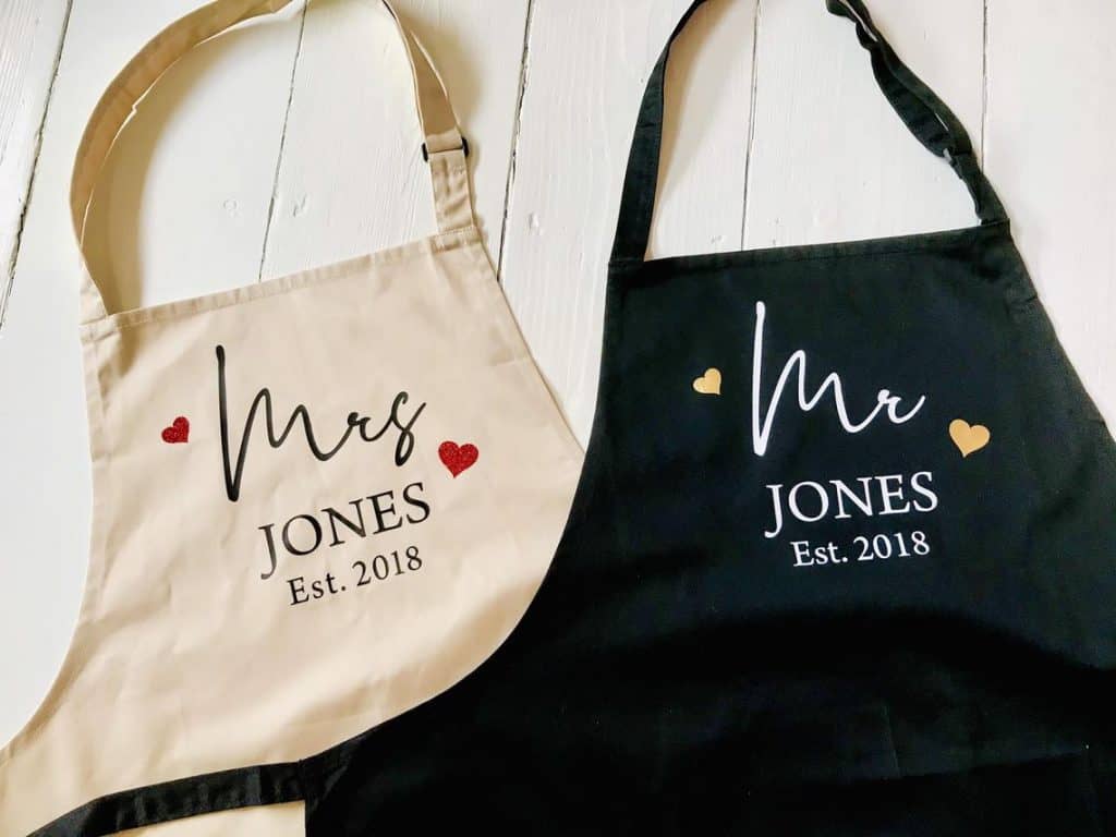Couples Set of 2 Aprons - Personalised 2nd Wedding Anniversary Gift - Mr & Mrs