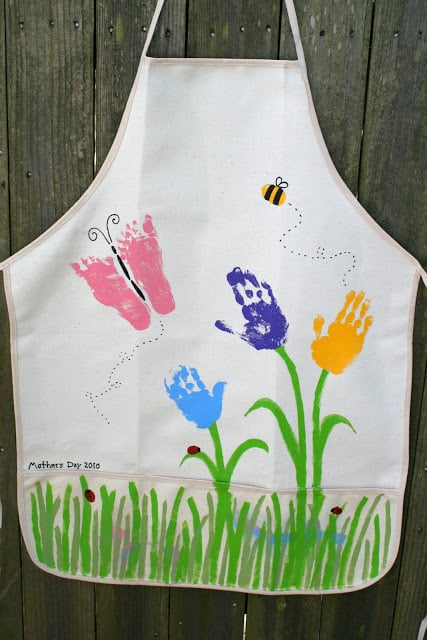 grandma handprint craft: handprint apron