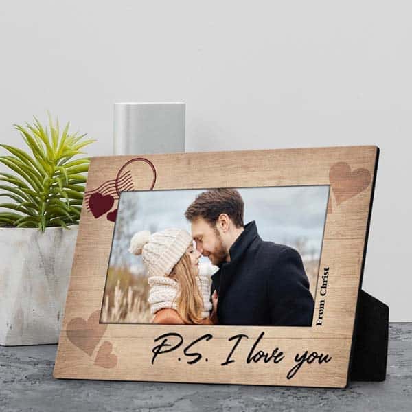 cute gifts for boyfriend: P.S. I Love You Plaque