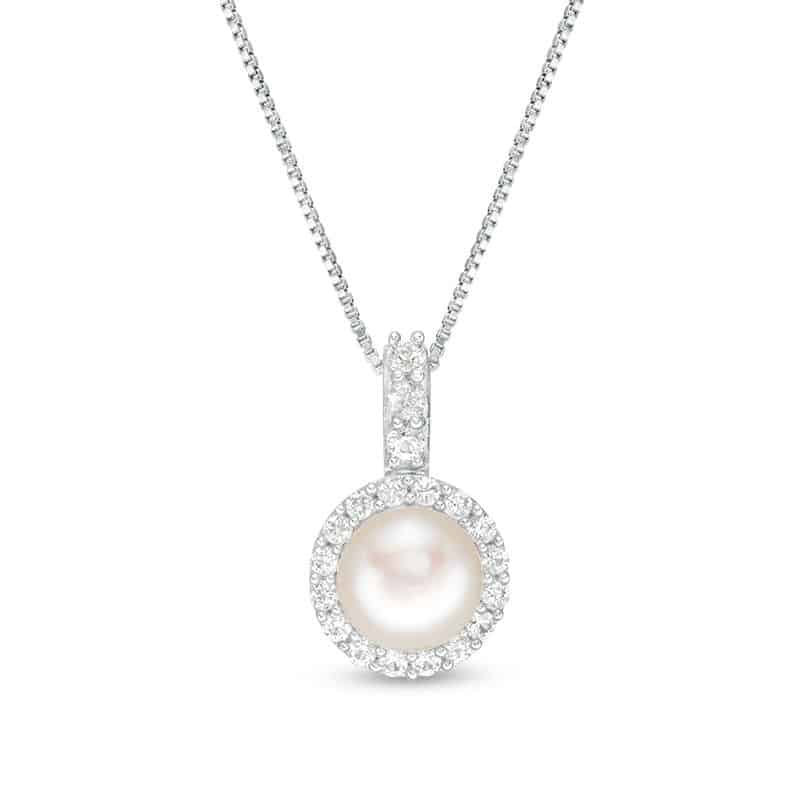a pearl pendant for the bride