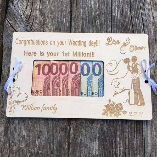 best last minute wedding gift ideas: Wooden Money Gift Box