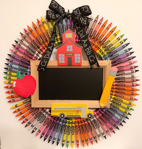 Crayon Wreath Teacher Gift: christmas gifts for preschool teacher