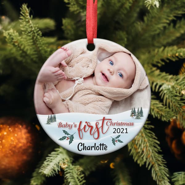 second baby gift ideas: Baby’s First Christmas Photo Ornament