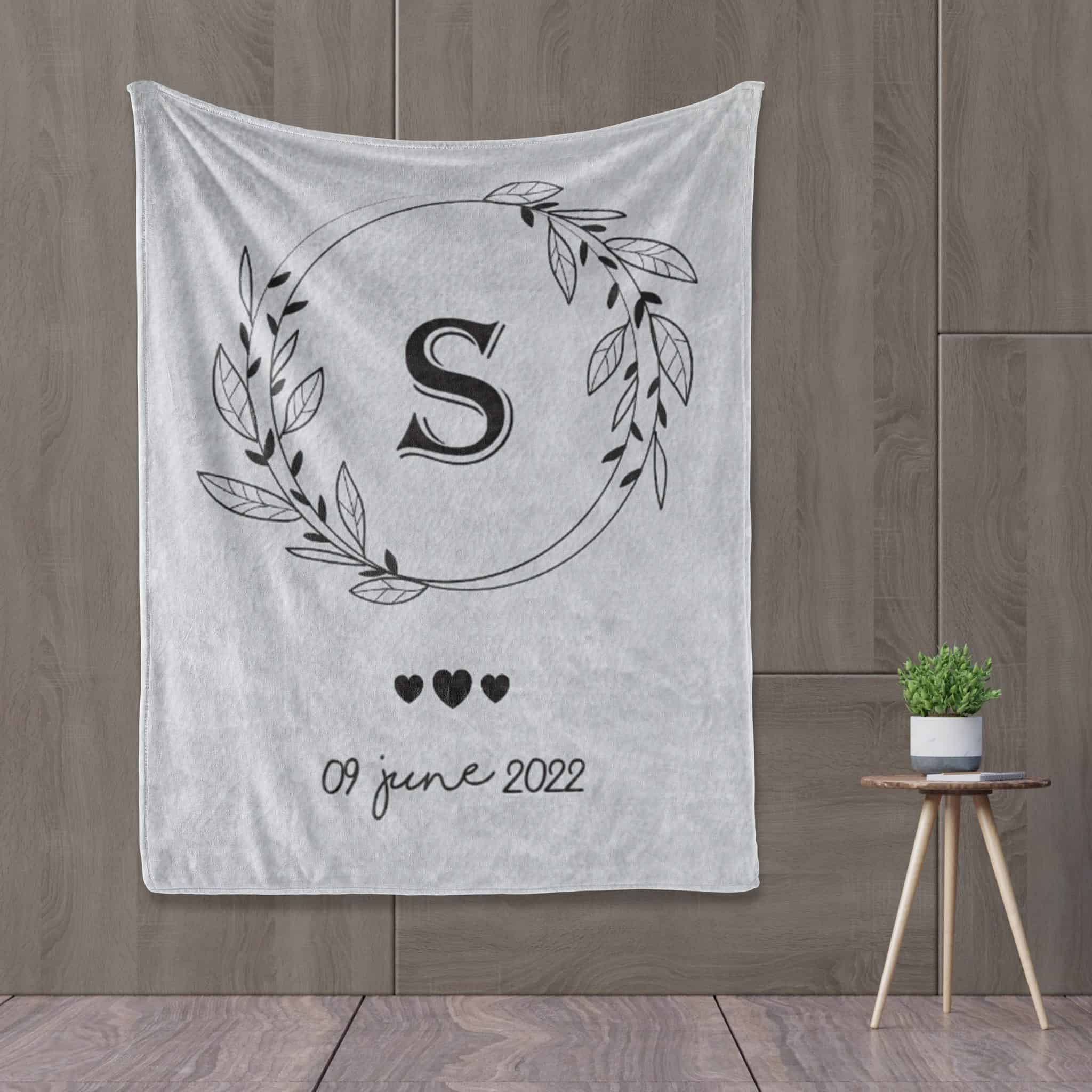 personalized graduation gifts for granddaughters: Wreath Blanket