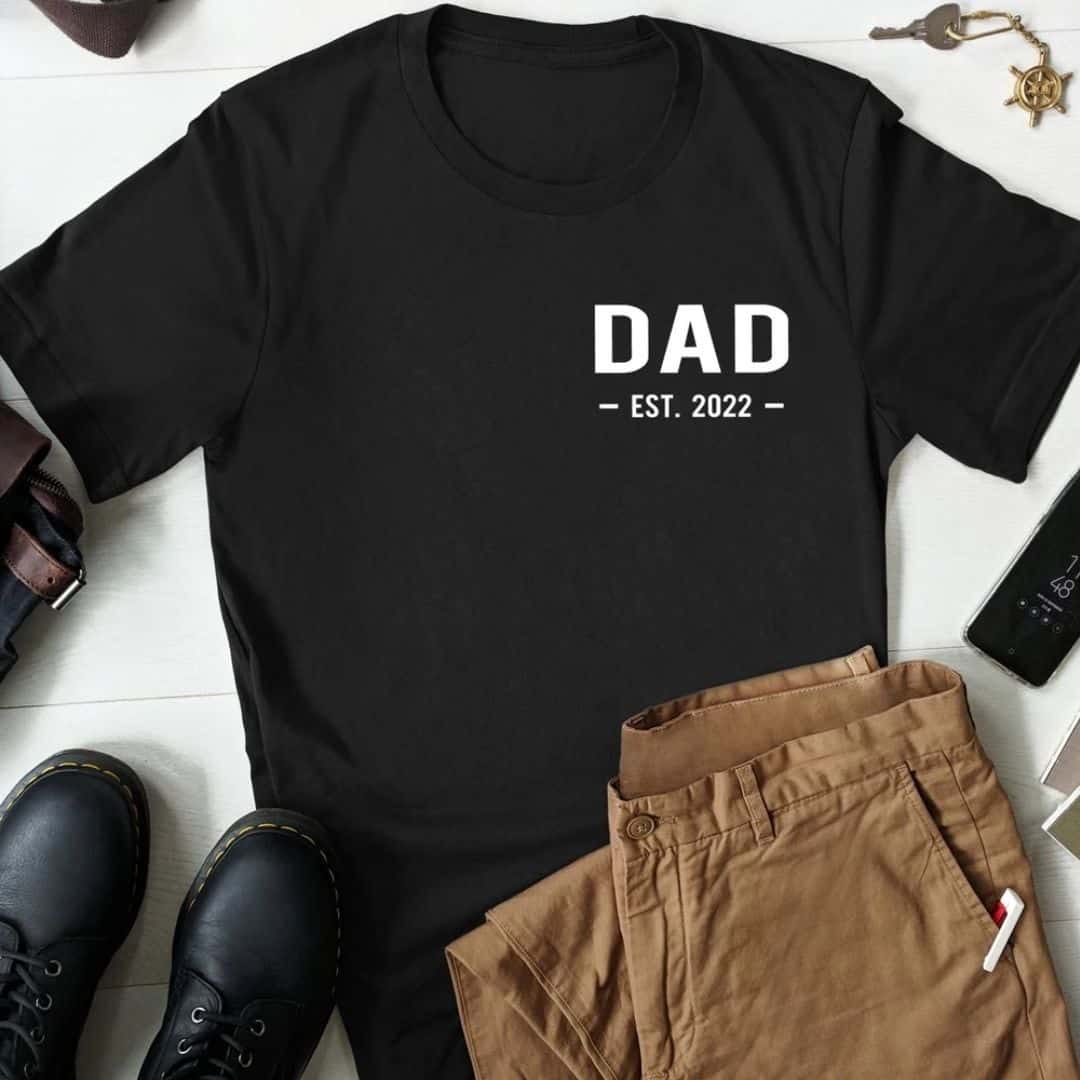 gift for soon to be dads: New Dad T-Shirt