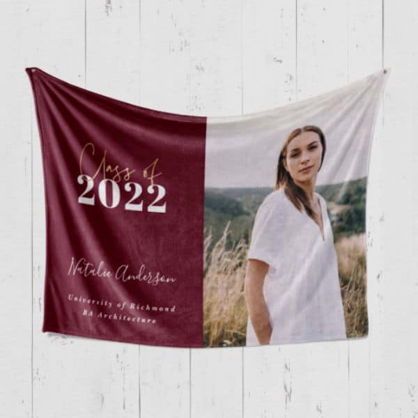 girl's graduation gift ideas: Congratulation Graduation Blanket