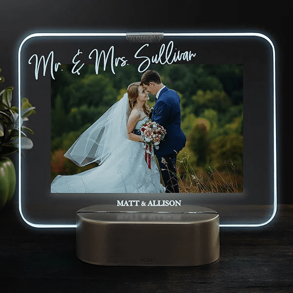 meaningful wedding gifts for your sister: LED Picture Frame