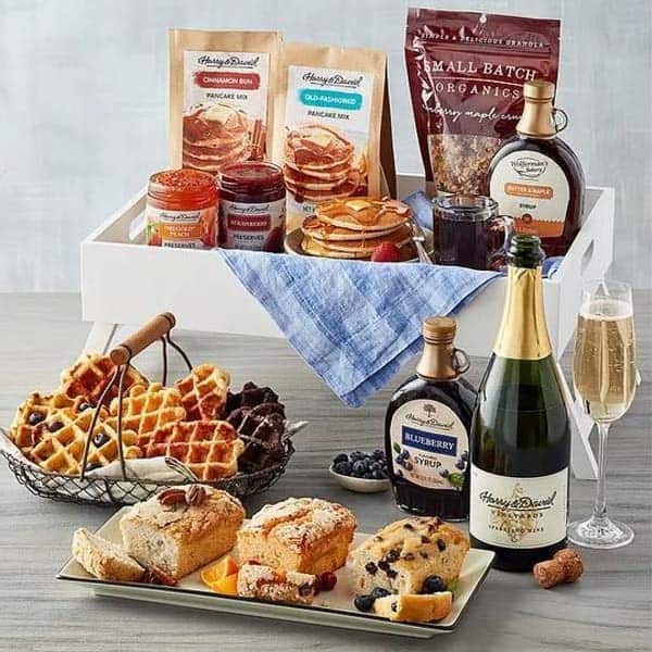 gift baskets for anniversaries: Breakfast in Bed with Wine