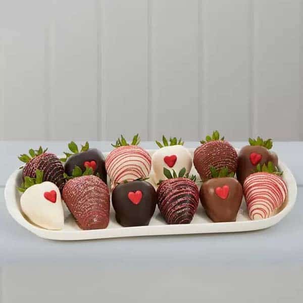 wedding anniversary gift basket: Chocolate Covered Strawberries