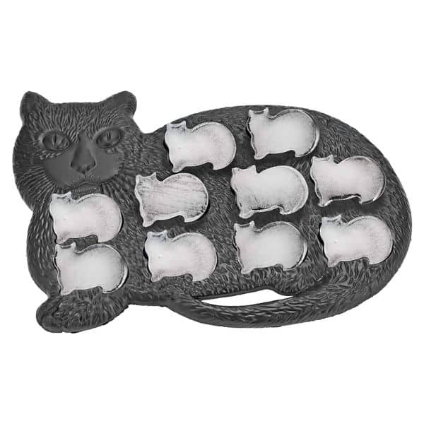 gift for cat lover: Cat-Shaped Ice Cube Tray