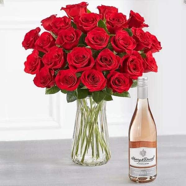 anniversary baskets for couples: Red Roses and Wine