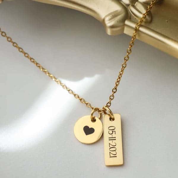 couple first month anniversary: Anniversary Date Necklace
