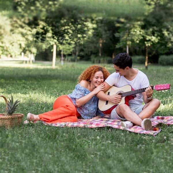 happy 9 month anniversary date ideas: a picnic