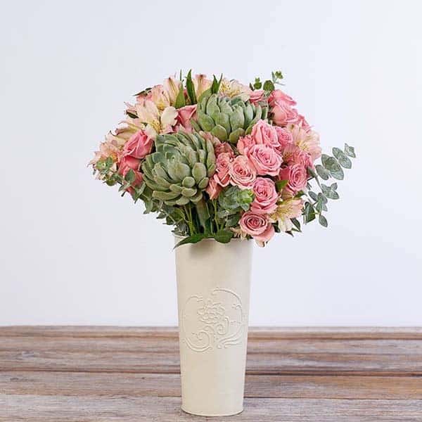 romantic gift ideas for her: Flower Subscription