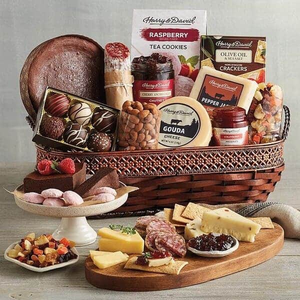 Gifts for In-Laws: Deluxe Gourmet Gift Basket