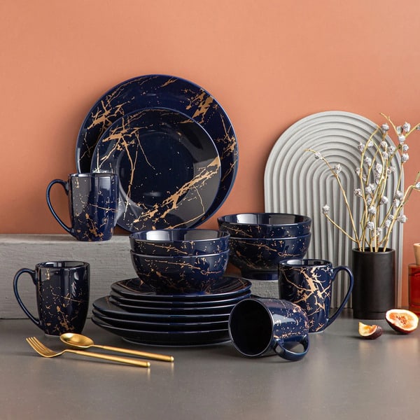 Great gifts for middle-age couple: Dinnerware Sets