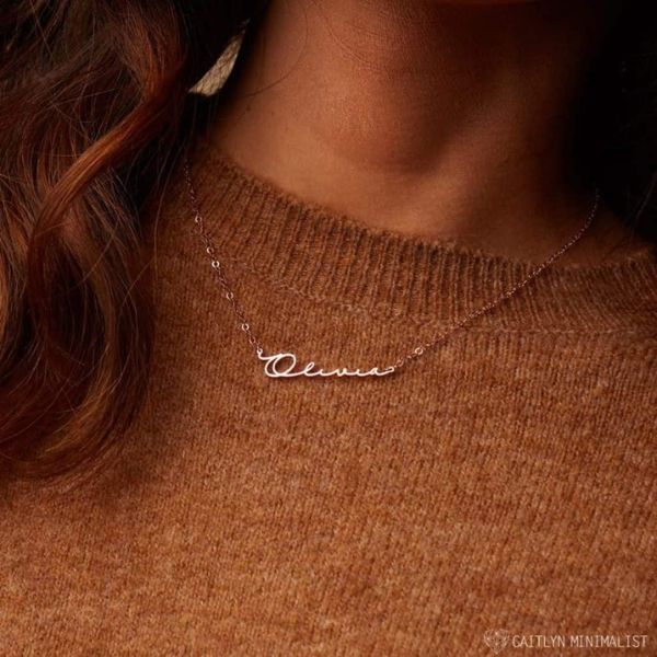 What else can be more meaningful for a retirement gift for women than a minimalist name necklace?