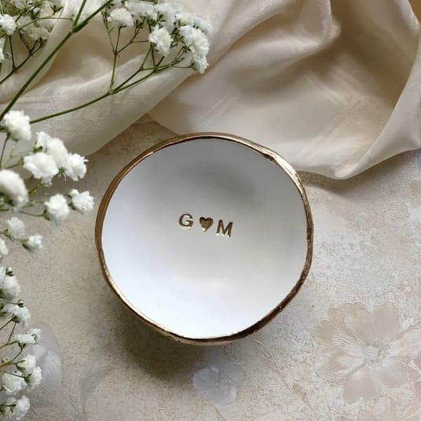 Ring dish: thoughtful gift for your girl