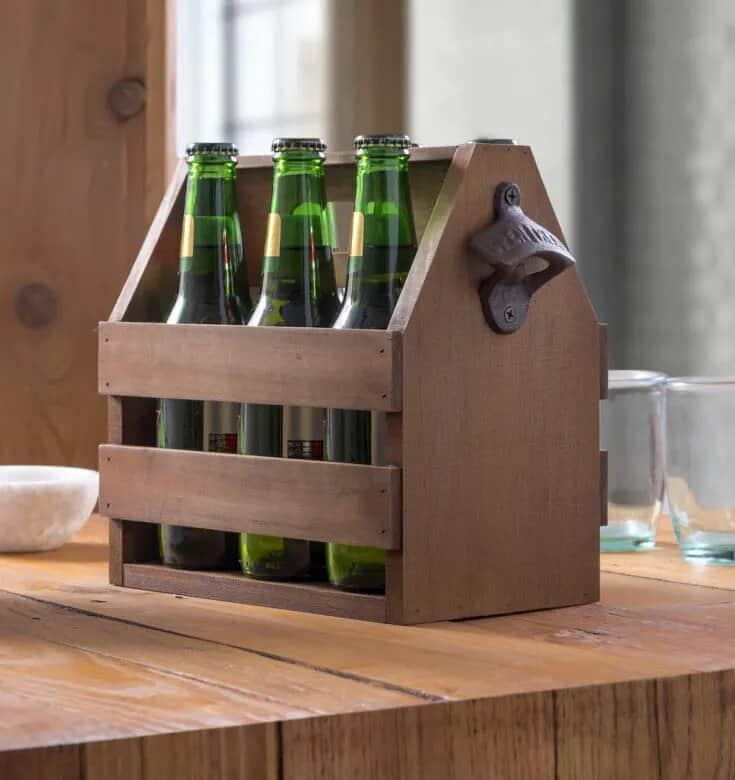 DIY Wooden Beer Caddy: holiday craft gifts ideas	