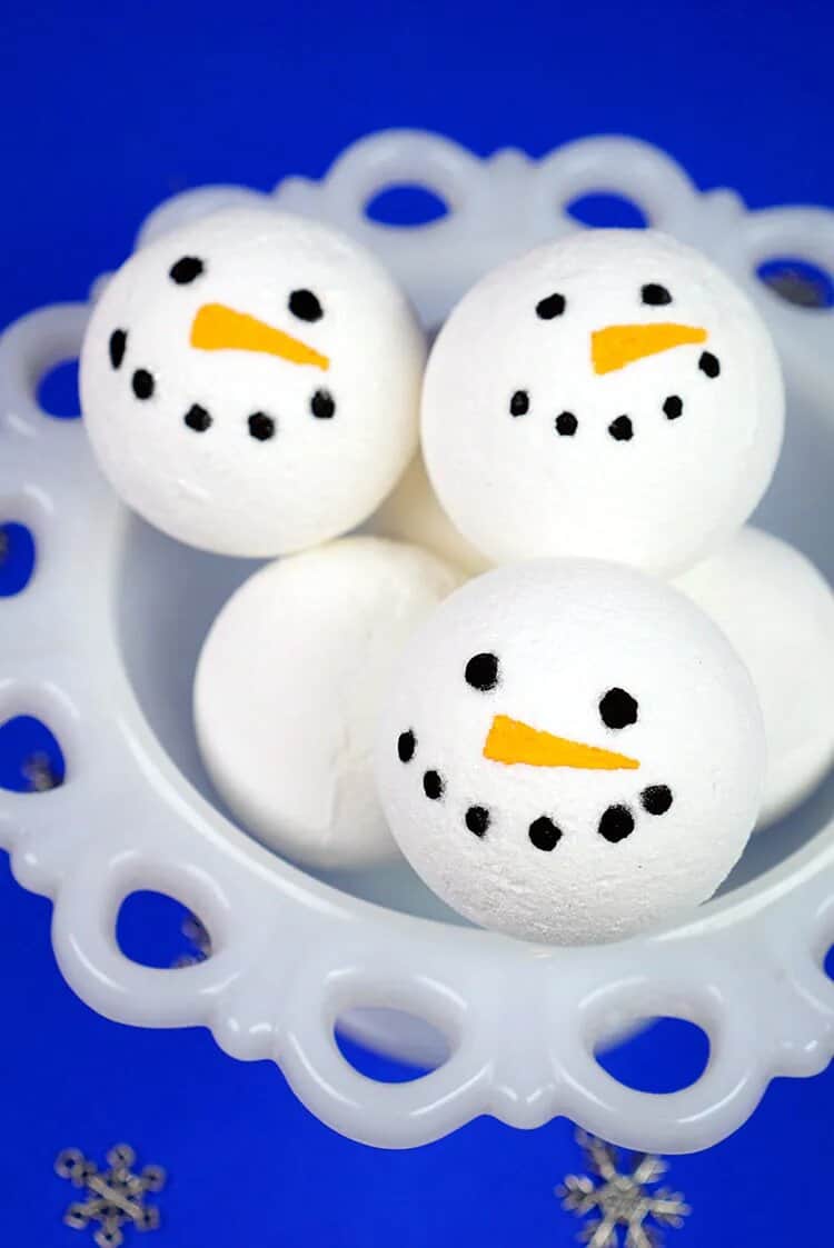 Snowman Bath Bomb: how to make homemade christmas present	
