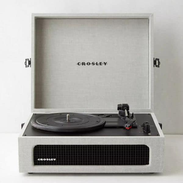 christmas gifts for daughter and son in law: Bluetooth Record Player