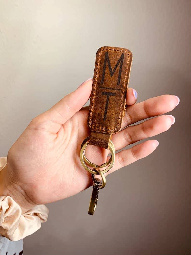 Personalized Leather Keychain: what to give husband for christmas