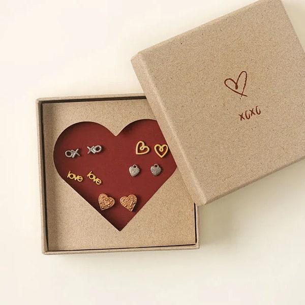 Valentines Day gifts for her: Love is All Around Stud Earring Set