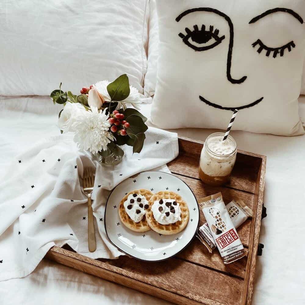 mother's day ideas for wife - breakfast in bed