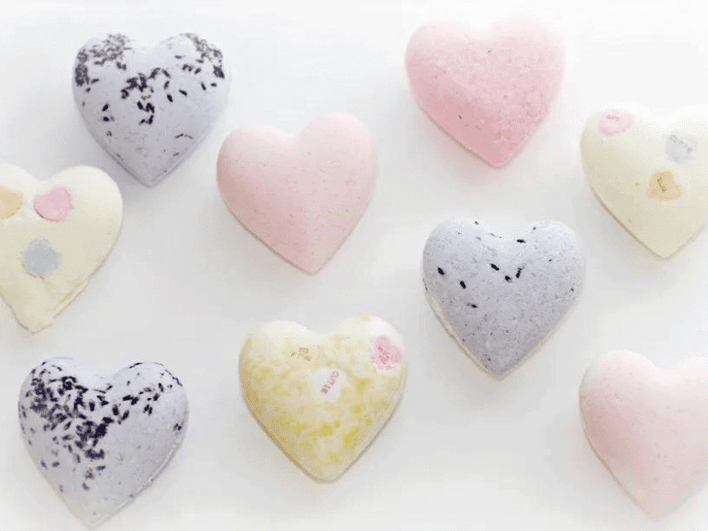 diy gifts for girlfriend: Homemade Heart Shaped Bath Bombs