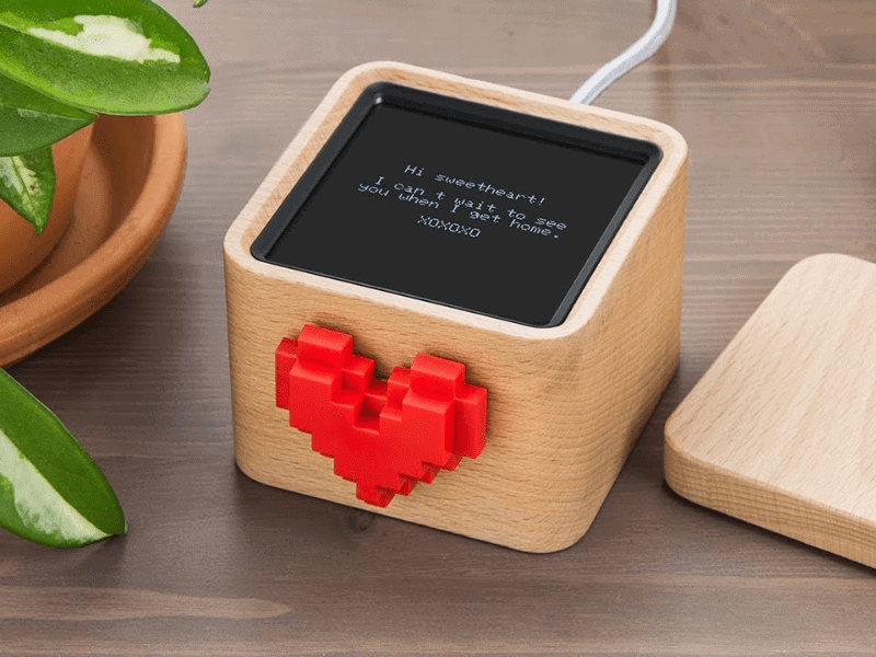 anniversary gifts for girlfriend: Lovebox Spinning Heart Messenger